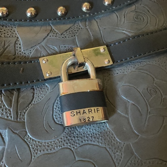 SUMMER SALE Sharif 🌹Vintage NY Designer Leather Studded Purse w/ Silver Lock - Picture 5 of 16